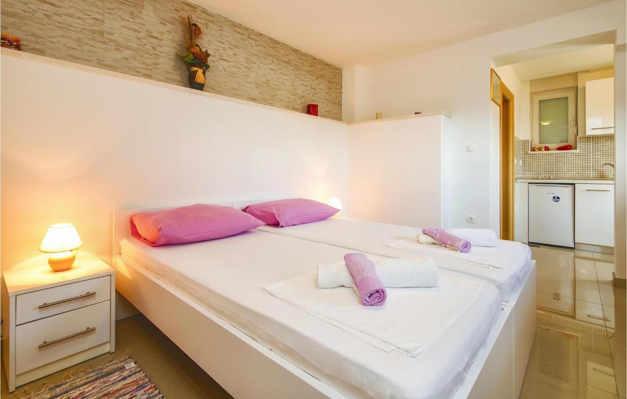 Nice Apartment In Mali Rat With Wifi Sumpetar 外观 照片