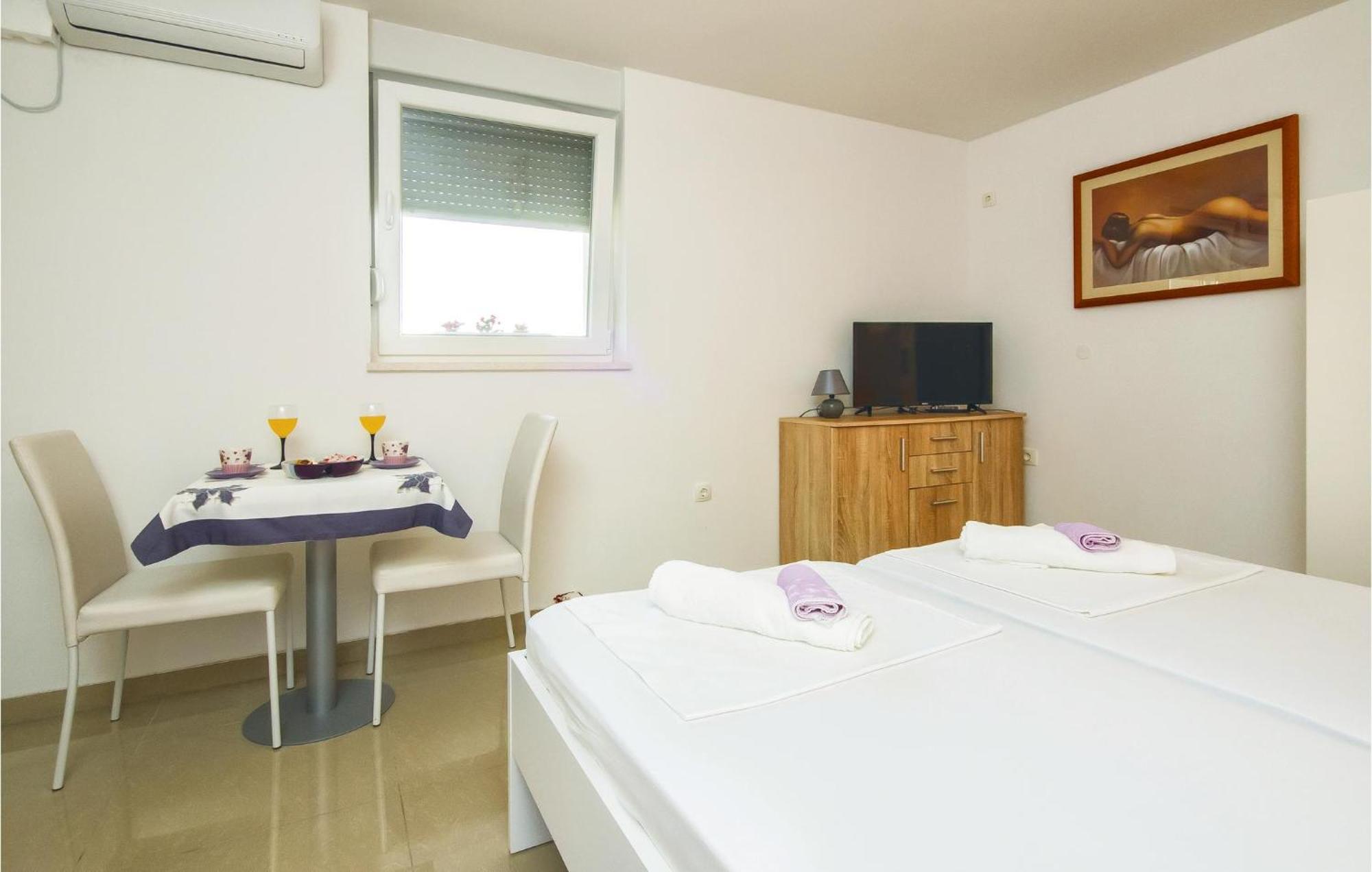 Nice Apartment In Mali Rat With Wifi Sumpetar 外观 照片