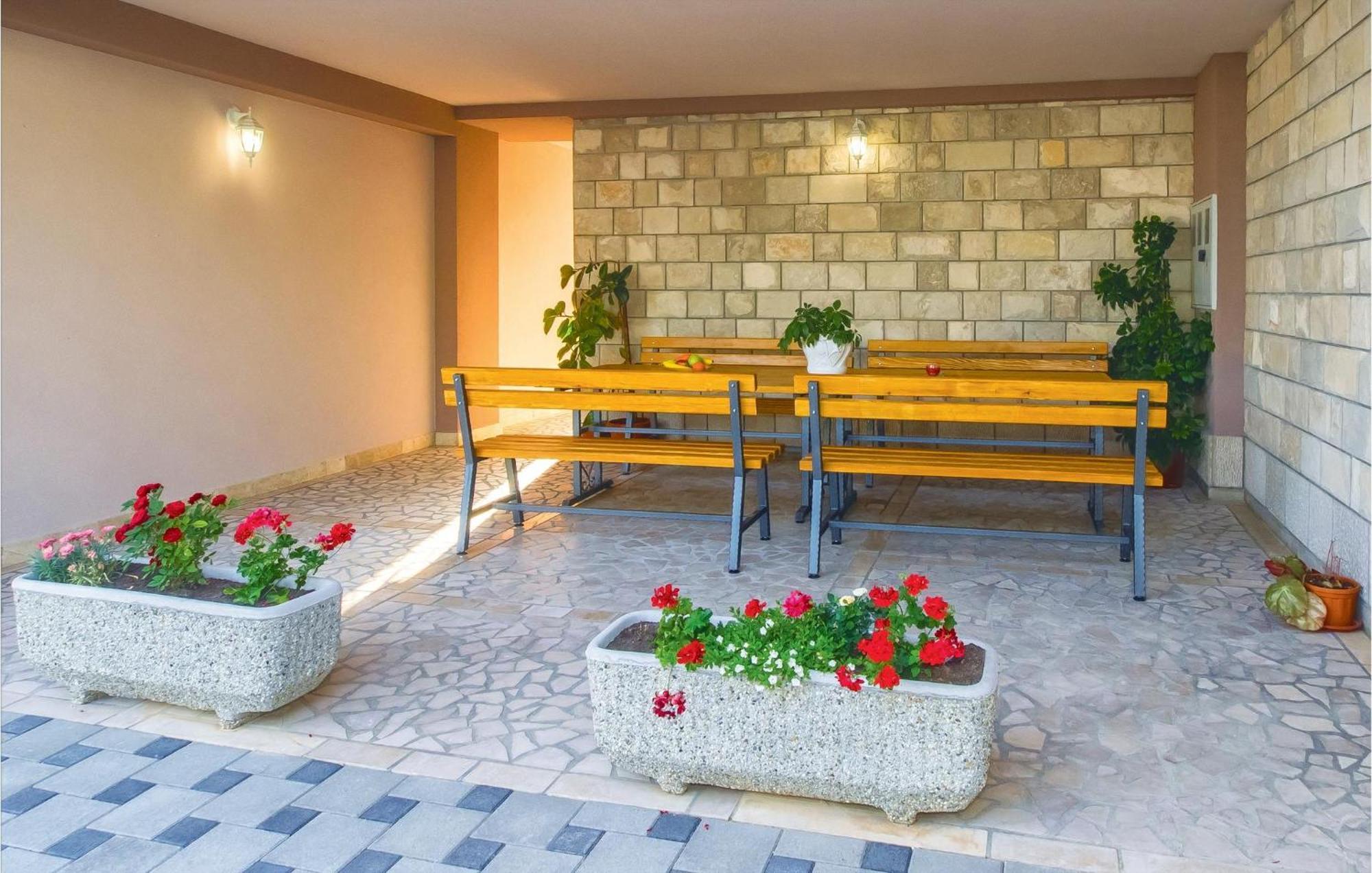 Nice Apartment In Mali Rat With Wifi Sumpetar 外观 照片